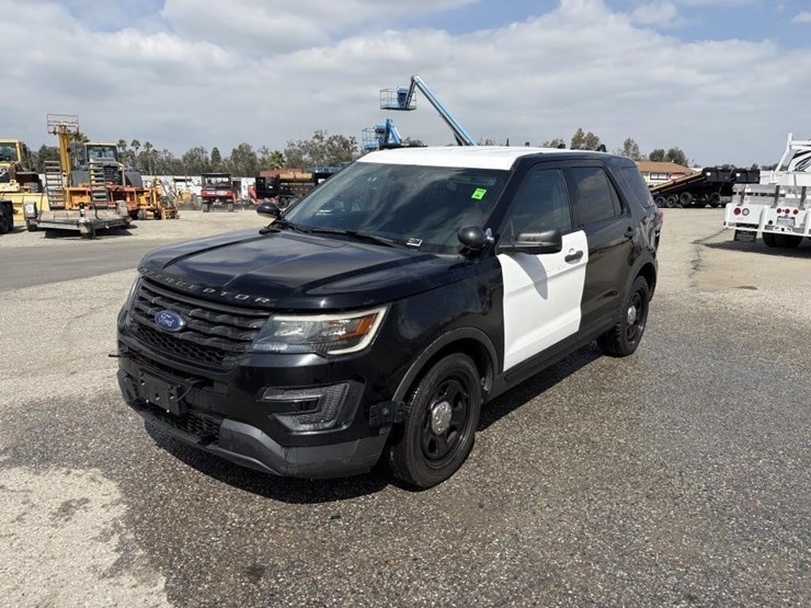 2017-ford-explorer-image-1