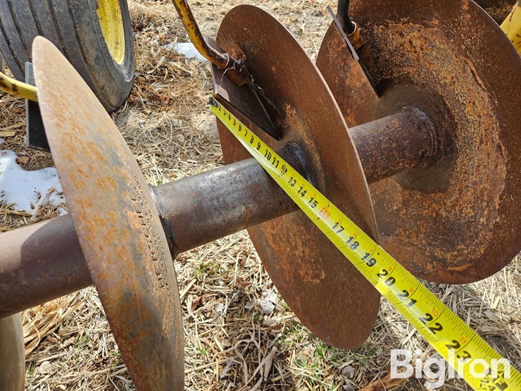 john-deere-210-image-13