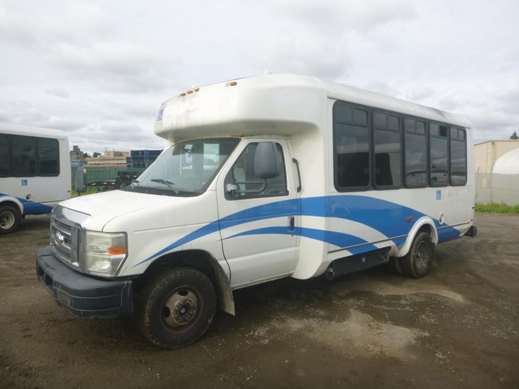 2014-ford-e450-image-2