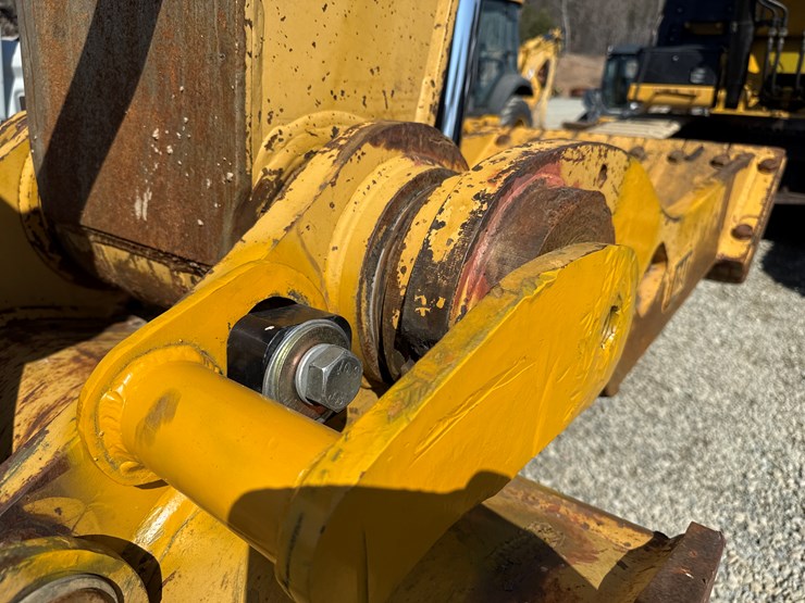 2011-caterpillar-336e-image-18