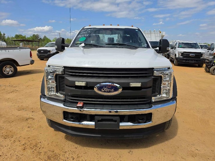 2017-ford-f450-xl-image-5