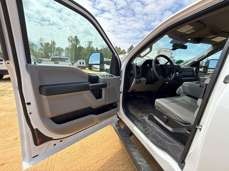 2017-ford-f250-xl-image-11