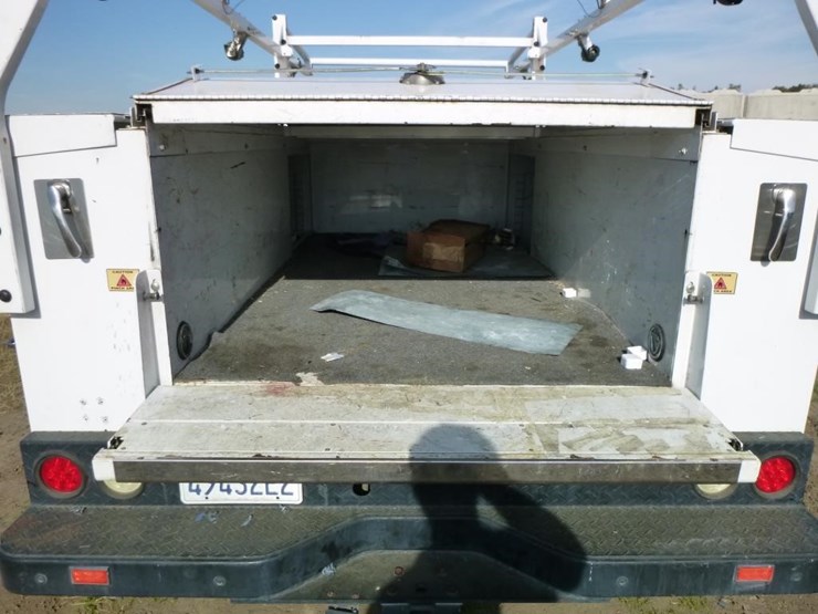 2017-chevrolet-2500-image-23