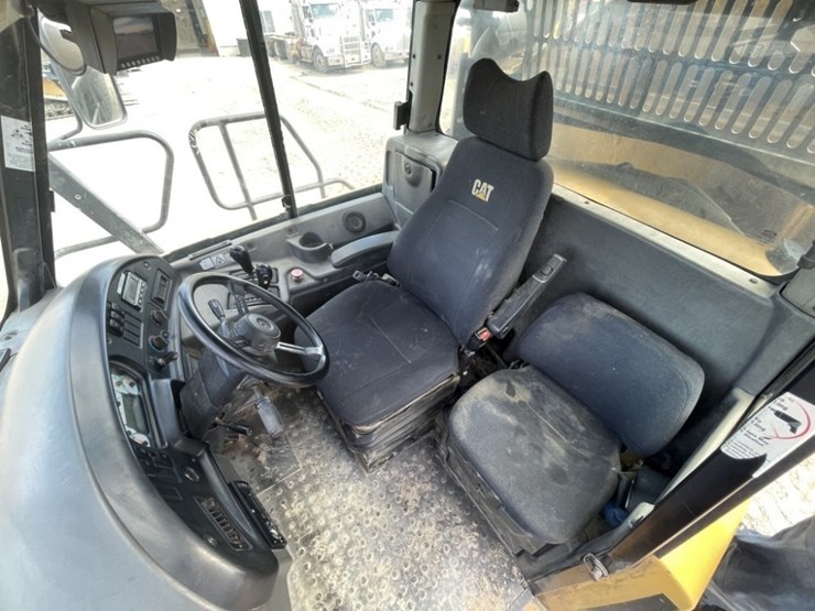 caterpillar-730-image-26