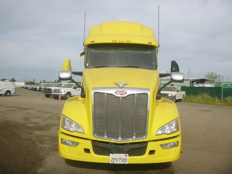 2024-peterbilt-579-image-8