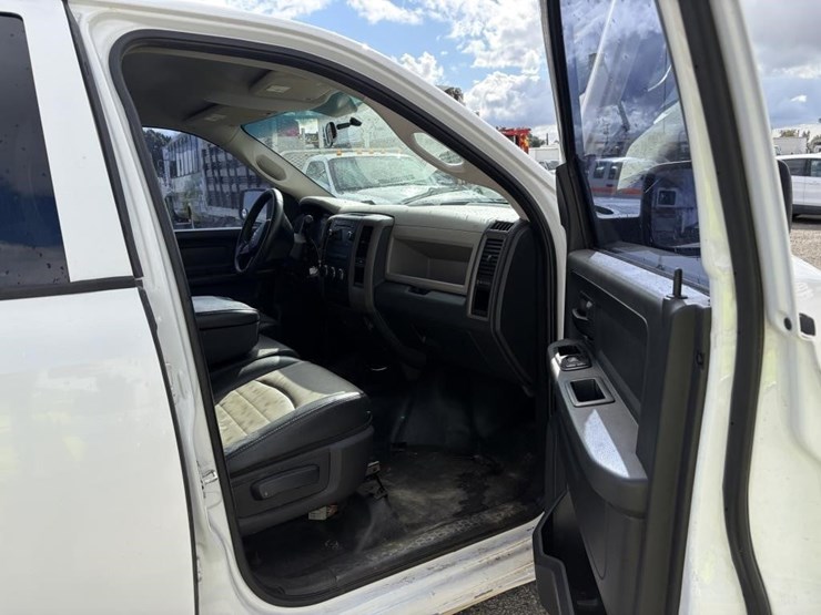 2012-dodge-2500-image-10