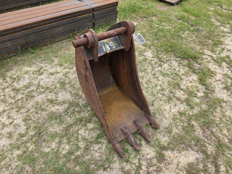 --18"-dirt-bucket-image-4