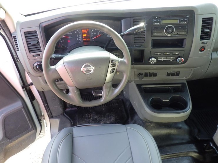 2014-nissan-nv2500-image-8