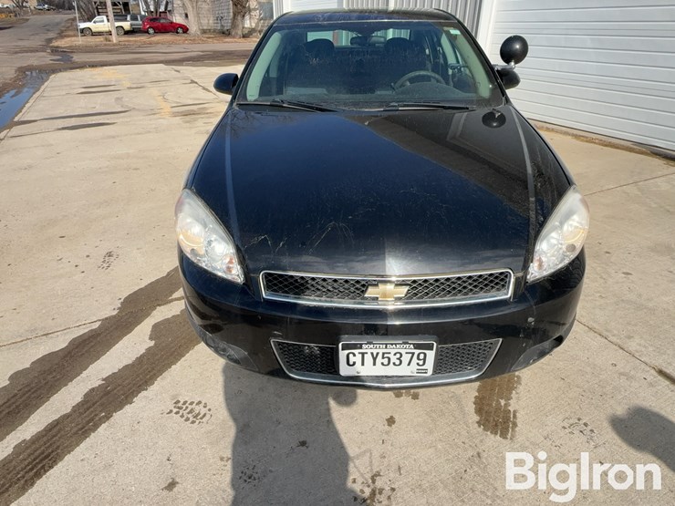 2013-chevrolet-impala-4-door-car-image-10