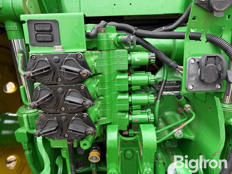 2004-john-deere-8120-image-14