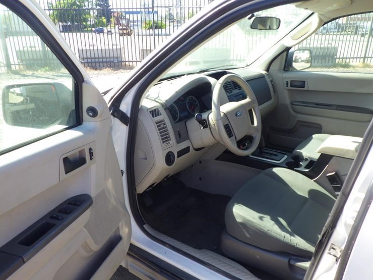 2012-ford-escape-image-5