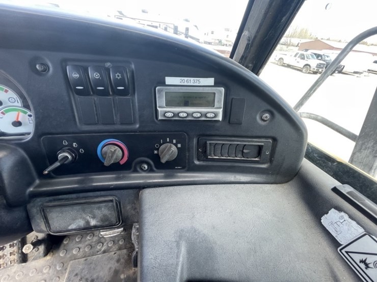 caterpillar-730-image-30