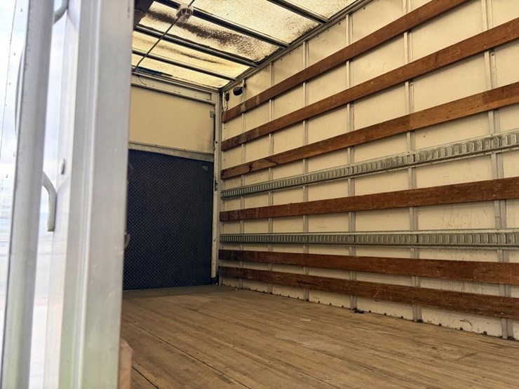 2013-ford-f650-xlt-image-23