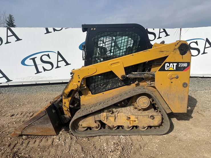 2017-caterpillar-239d-image-2