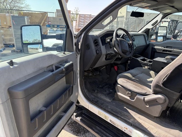 2015-ford-f550-sd-image-12
