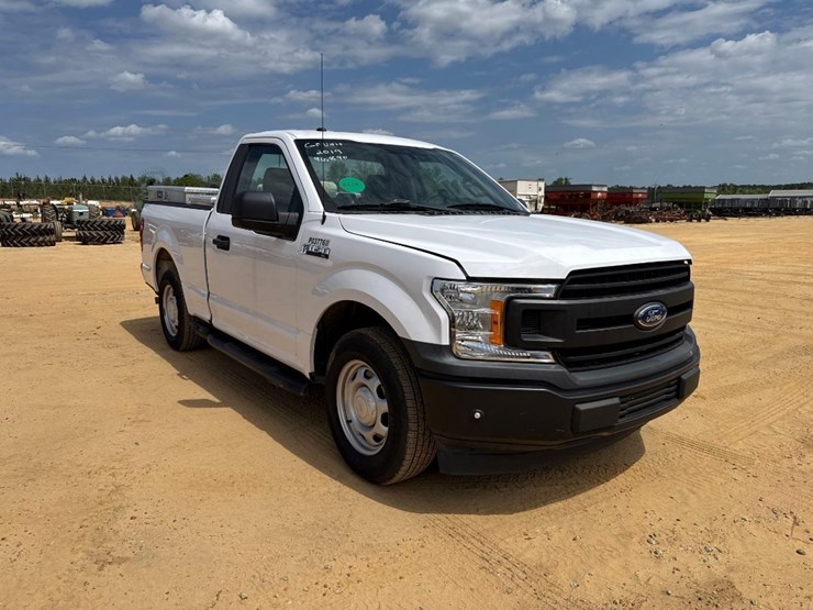 2019-ford-f150-xl-image-1