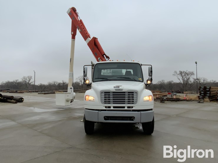 2012-freightliner-m2-106-image-2