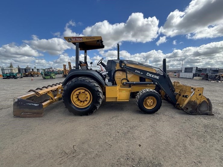 2018-deere-210lep-image-7