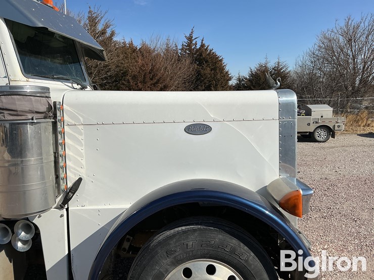 2000-peterbilt-379-image-14