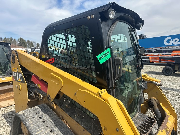 2017-caterpillar-239d-image-12