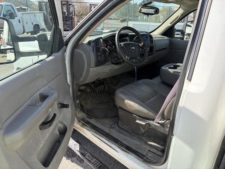 2009-chevrolet-silverado-3500hd-image-10