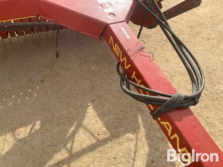 new-holland-166-image-16