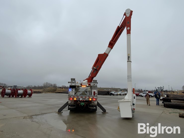 2014-freightliner-m2-106-image-6