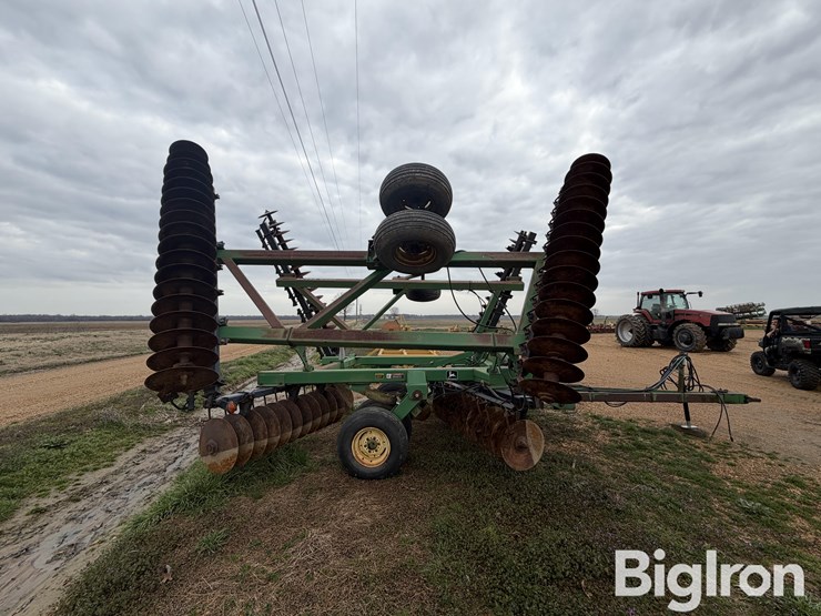 john-deere-630-image-4