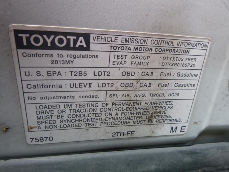 2013-toyota-tacoma-image-25