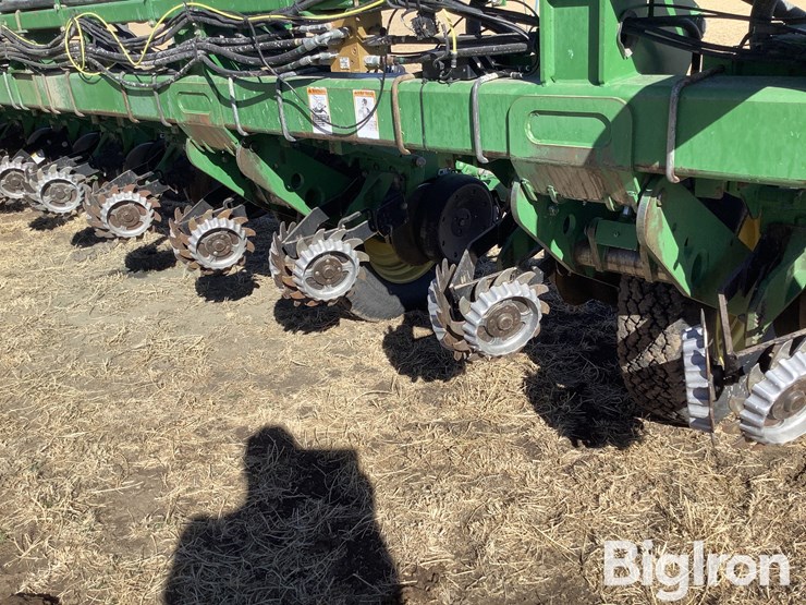 2010-john-deere-1770nt-ccs-image-15