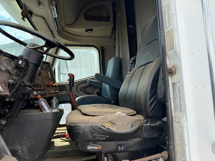 2002-international-9200i-image-63