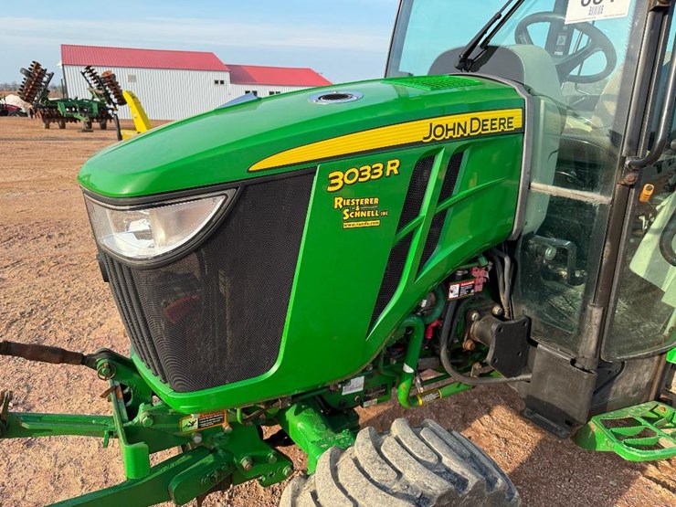 john-deere-3033r-image-14