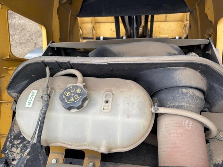 2018-deere-210lep-image-42