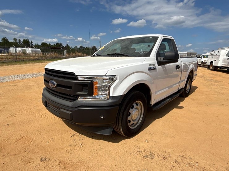 2019-ford-f150-xl-image-1