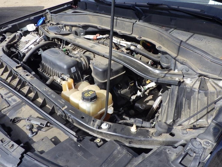 2020-ford-explorer-image-10