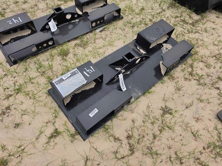 --skid-steer-receiver-hitch-image-2