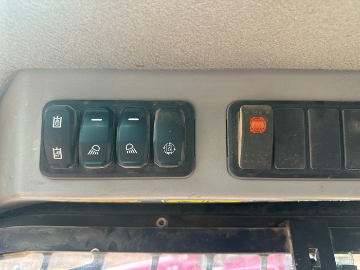 2019-caterpillar-259d3-image-37