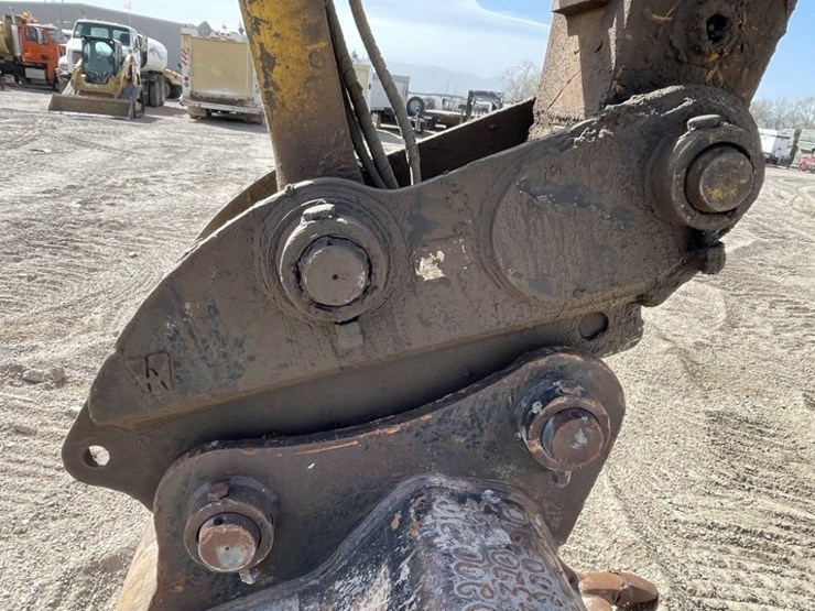 2013-komatsu-pc210-lc-10-image-17