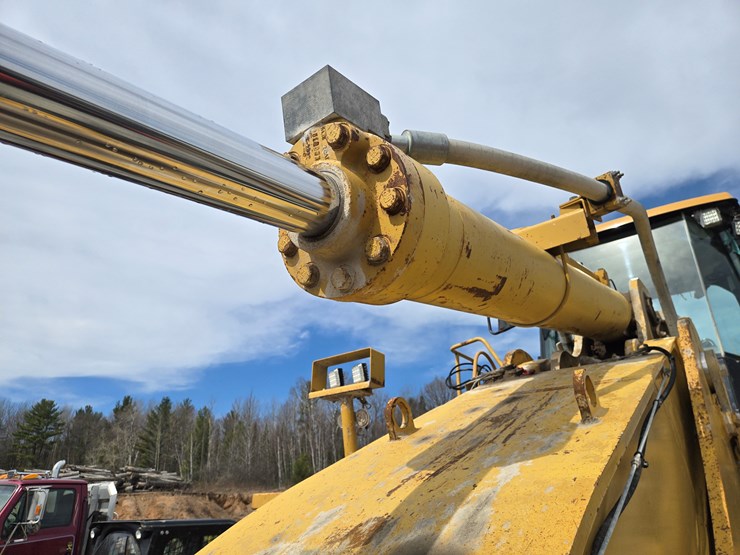 2001-caterpillar-988g-image-31