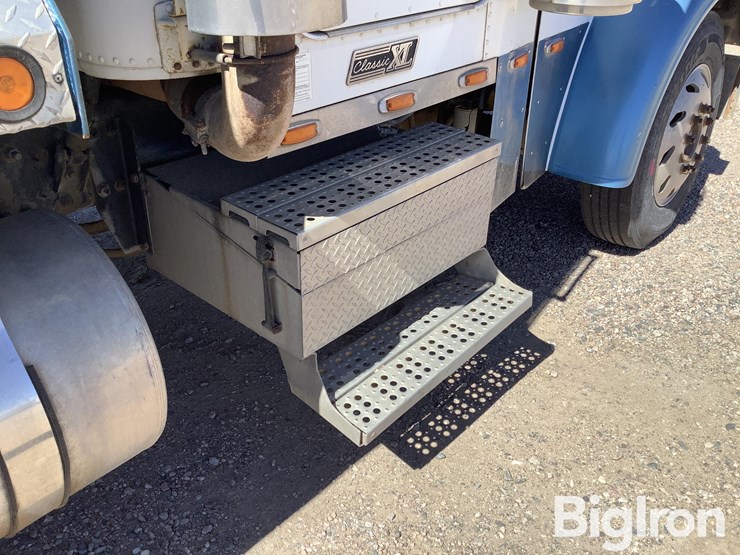 2001-caterpillar-15-image-19