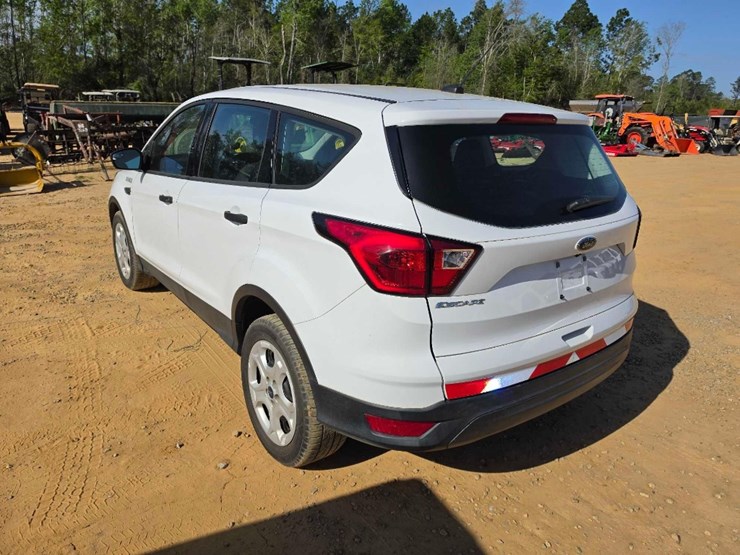 2019-ford-escape-image-2