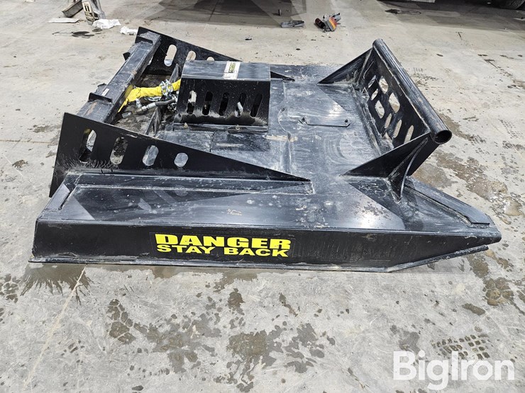 2025-massey-ferguson-730-image-4