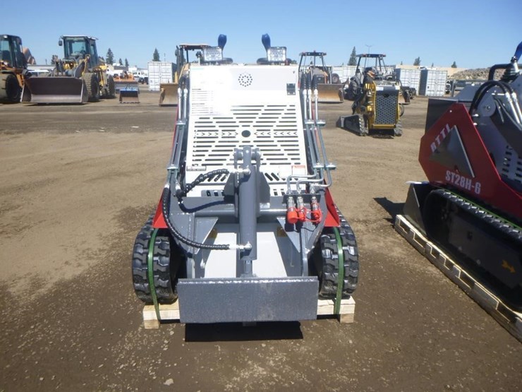 battler-st28h-6-skid-steer-track-loader-image-5