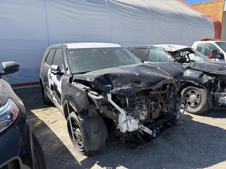 2018-ford-explorer-image-2