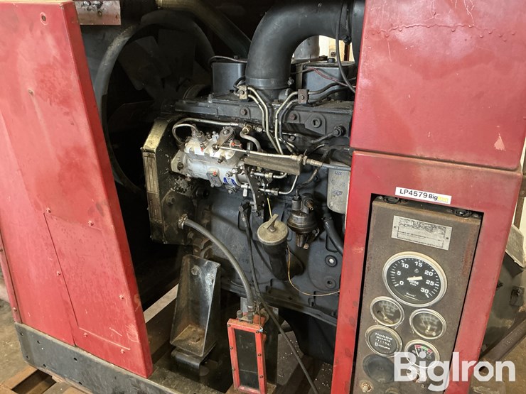 case-ih-4390-image-14