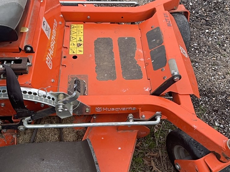 husqvarna-m-zt61-mower-fab-deck-485hours-kohler-25hp-moter-image-12
