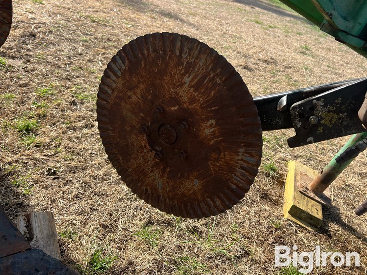 john-deere-2810-image-14