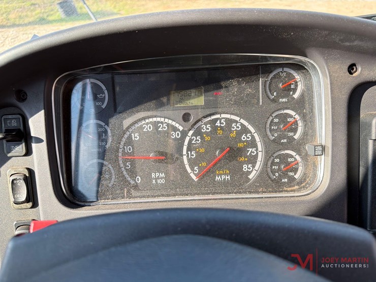 2008-thomas-saf-t-liner-c2-image-18