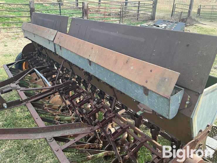 john-deere-12-image-13