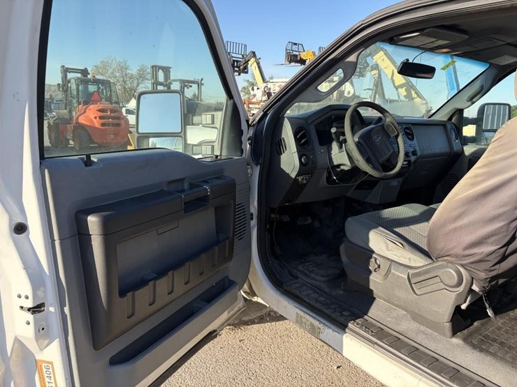 2015-ford-f350-image-12